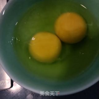 鸡蛋炒黄花菜的做法步调：2
