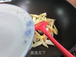 家山笋烧臭豆腐的做法步调：5