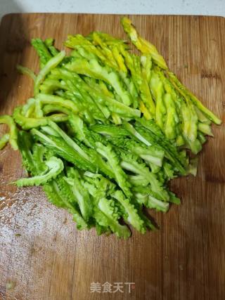 苦瓜蒸菜的做法步调：1