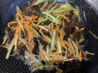 家常仿鱼喷鼻肉丝的做法步调：6