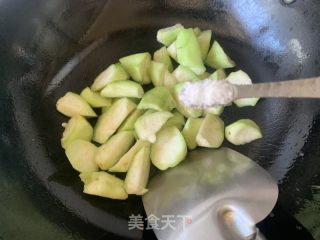 八角瓜烧蛋的做法步调：10