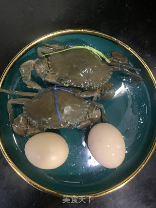 下颜值又甘旨老滑的蟹膏蒸鸡蛋的做法步调：1