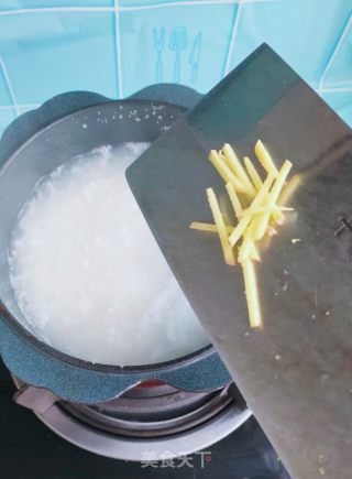 水腿京彩粥的做法步调：4