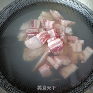 鸡翅花肉烧笋干的做法步调：5