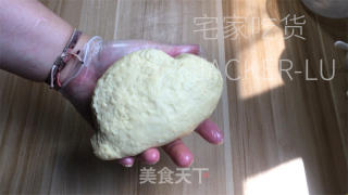 单色椰蓉餐包，柔嫩推丝，浓浓椰喷鼻，清爽抹茶，好吃得停没有下去！的做法步调：8