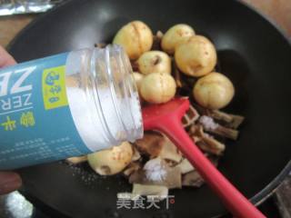 油里筋烧笋干的做法步调：12
