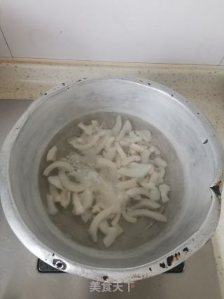 鸡片炒冬笋的做法步调：3