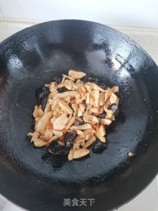 鸡片炒冬笋的做法步调：10