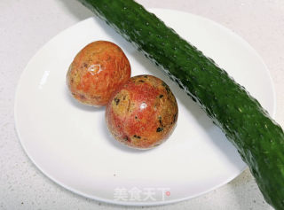 百喷鼻果拌黄瓜的做法步调：1