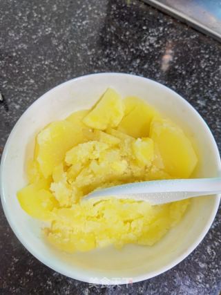 （氛围炸锅）乌胡椒土豆饼的做法步调：2