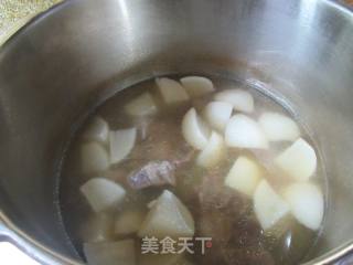 萝卜牛尾汤的做法步调：14