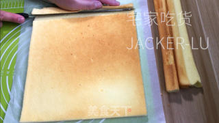 浮云瑞士卷，甘美奶油，坚实蛋糕，一心满意。的做法步调：20