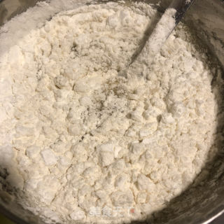 喷鼻芋蛋饼的做法步调：3