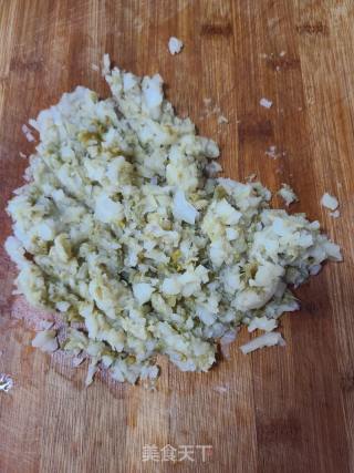 酸菜肉沫死煎包的做法步调：1