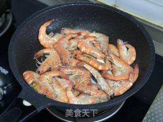 茄汁年夜虾的做法步调：3