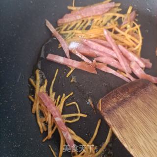 蒜蓉肠炒韭利剑的做法步调：7