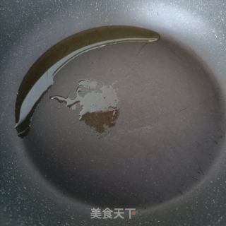 蒜蓉肠炒韭利剑的做法步调：4