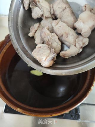 黄牙利剑炖龙骨的做法步调：3