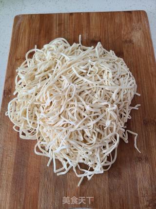 茄子肉丝焖里的做法步调：5