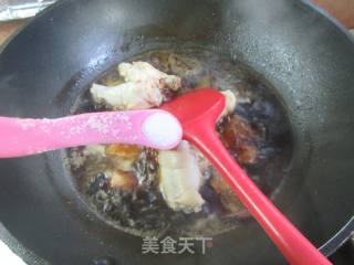 白烧鸡翅根排骨的做法步调：8