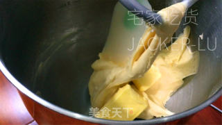 超坚实牛奶里包，推丝苦涩，又喷鼻又硬，好吃到爆。的做法步调：8