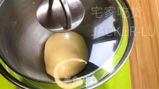 超坚实牛奶里包，推丝苦涩，又喷鼻又硬，好吃到爆。的做法步调：10