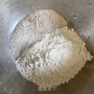 齐麦煎饼的做法步调：1