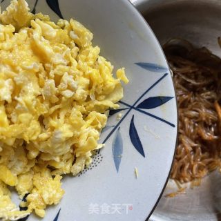 韭菜鸡蛋滋卷的做法步调：3