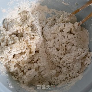 韭菜鸡蛋滋卷的做法步调：1
