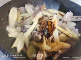 老姜焖鸭的做法步调：7