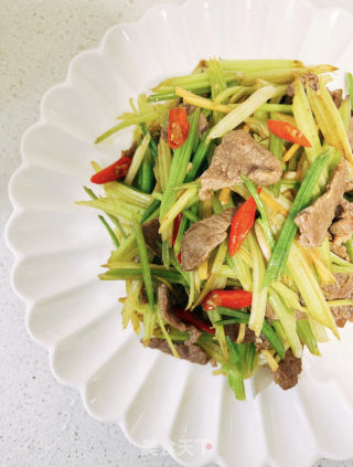 西芹炒牛肉（加肥版）的做法步调：8