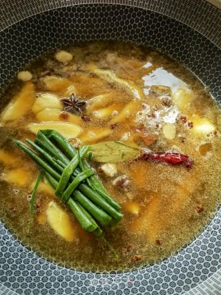 荔浦芋头煲牛板筋的做法步调：8