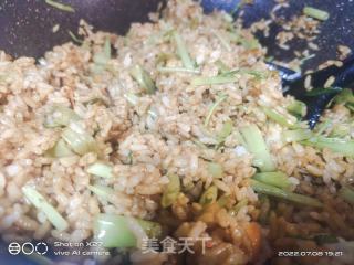 空心菜根炒饭的做法步调：7