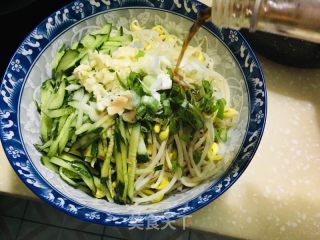 黄芽菜黄瓜油泼里的做法步调：8