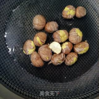 板栗烧肉的做法步调：2