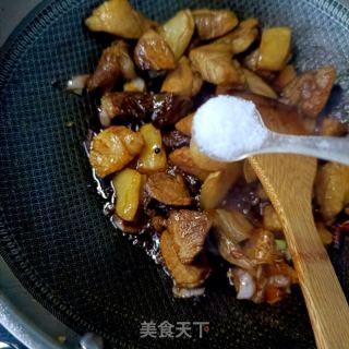 板栗烧肉的做法步调：16