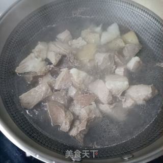 板栗烧肉的做法步调：7