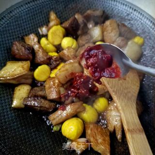 板栗烧肉的做法步调：19