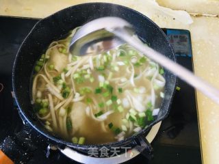 鸡汤云吞里的做法步调：7