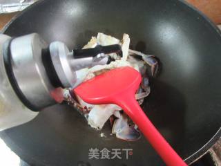 梭子蟹煮魔芋结的做法步调：5