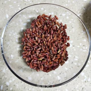 喷鼻芋白豆糖火的做法步调：1