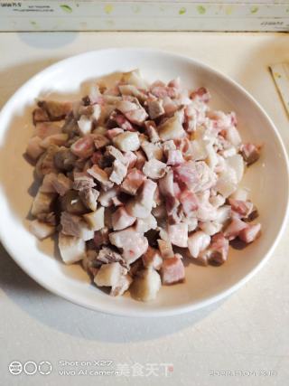 台湾卤肉饭的做法步调：1