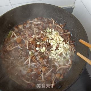 小鸡枞菌肉丝喷鼻覃的做法步调：15