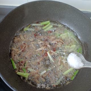 小鸡枞菌肉丝喷鼻覃的做法步调：10