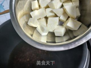 白豆芋头汤的做法步调：5
