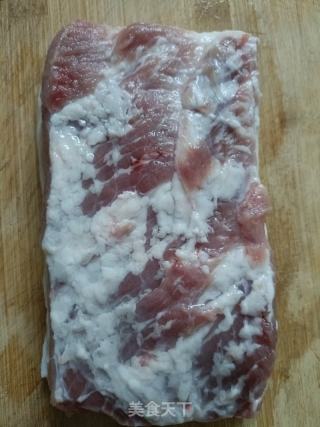 粉蒸肉的做法步调：1