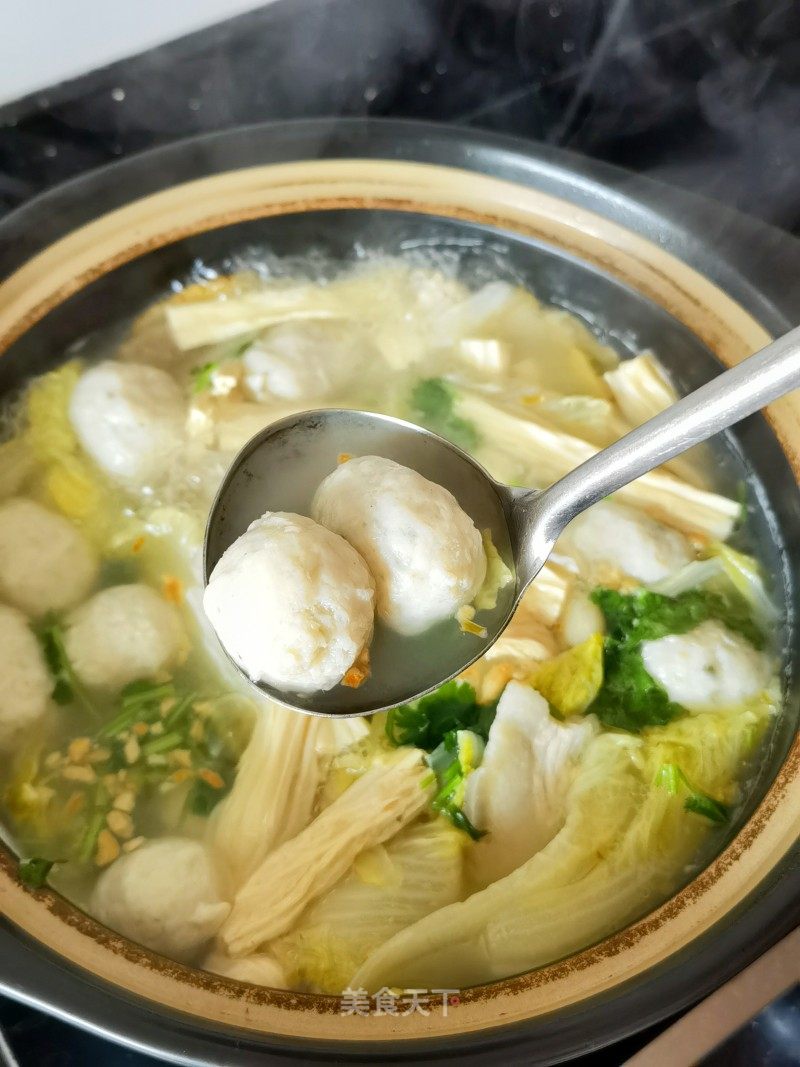 鱼丸纯菜煲的做法