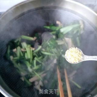 煮肉炒黑塌菜的做法步调：11