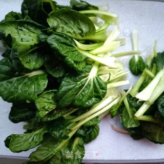 煮肉炒黑塌菜的做法步调：1