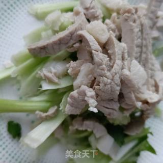 煮肉炒黑塌菜的做法步调：5
